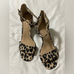 Old Navy leopard print heels